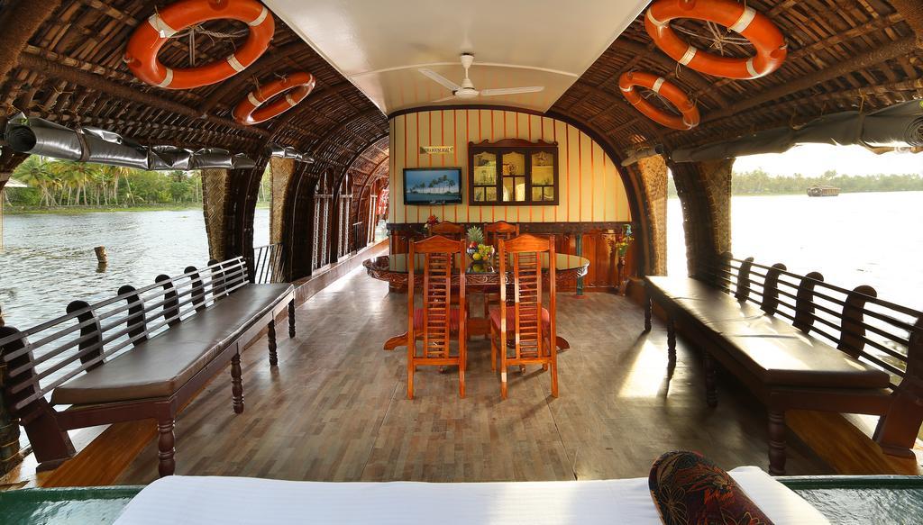 Rudra Houseboats Hotel Kumarakom Kültér fotó