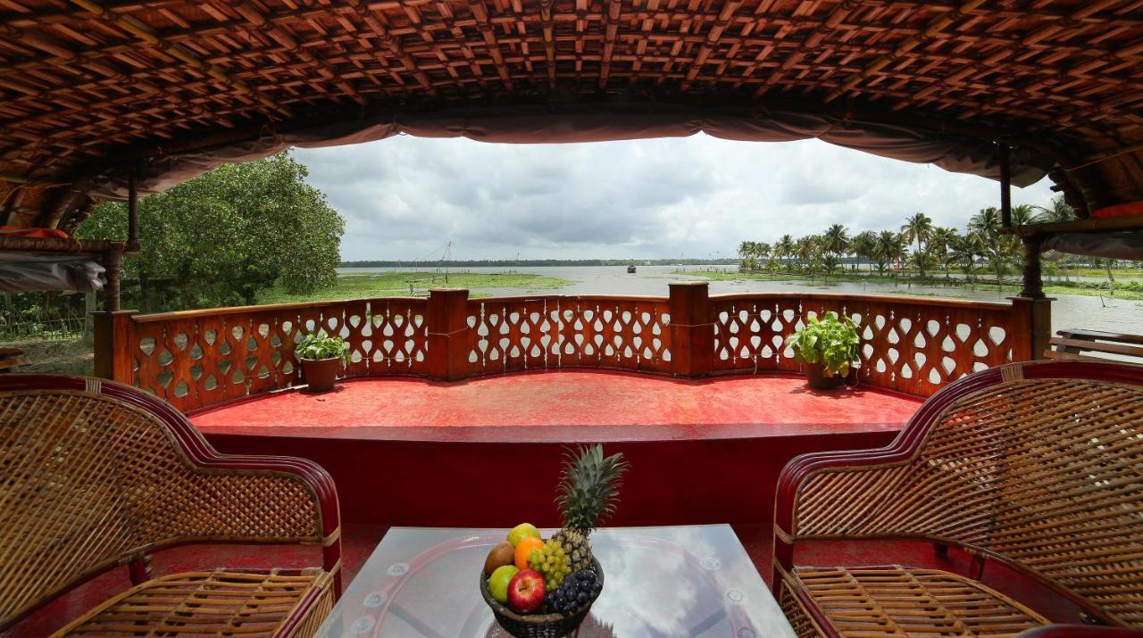 Rudra Houseboats Hotel Kumarakom Kültér fotó
