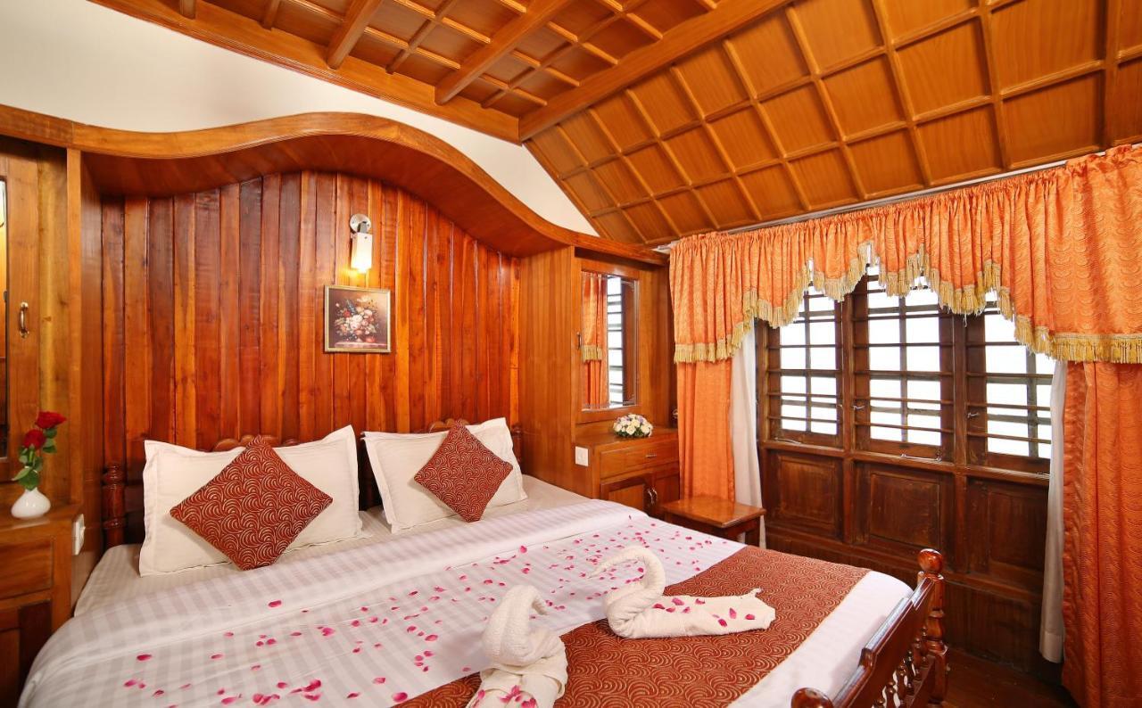 Rudra Houseboats Hotel Kumarakom Szoba fotó